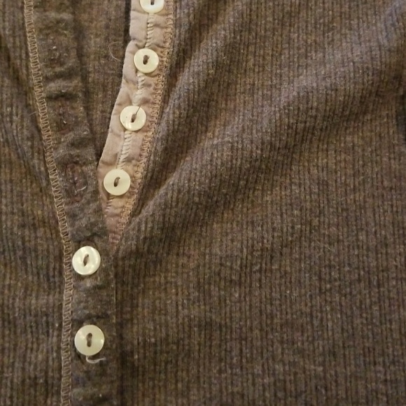 Trendy Abercrombie distressed shirt XL - Picture 6 of 7